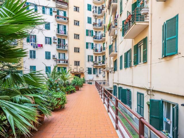 Appartamento in vendita di 110 m² in Via Satrico, 33