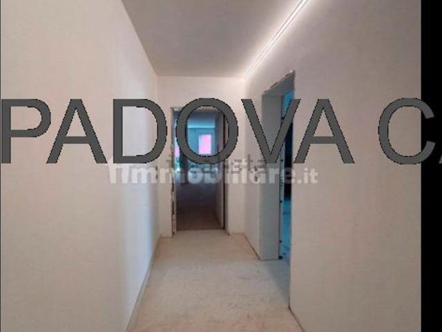Appartamento in vendita di 110 m² in Via Savonarola