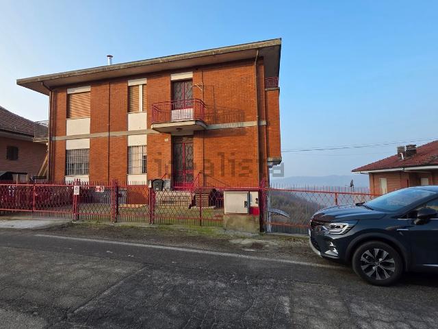 Appartamento in vendita di 110 m² in Via Salvo D&apos Acquisto, 17