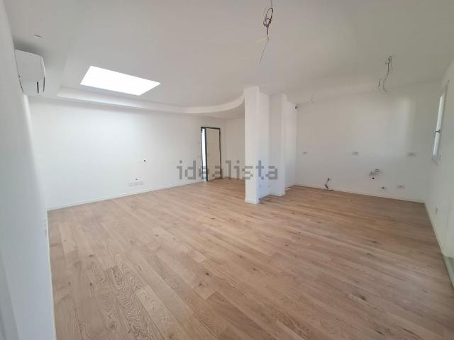 Appartamento in vendita di 110 m² in Via San Dionigi, 5