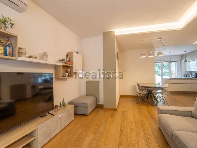 Appartamento in vendita di 110 m² in Via San Francesco D&apos Assisi, 5