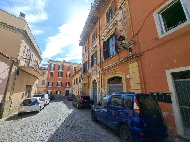 Appartamento in vendita di 110 m² in Via San Gaspare del Bufalo, 1