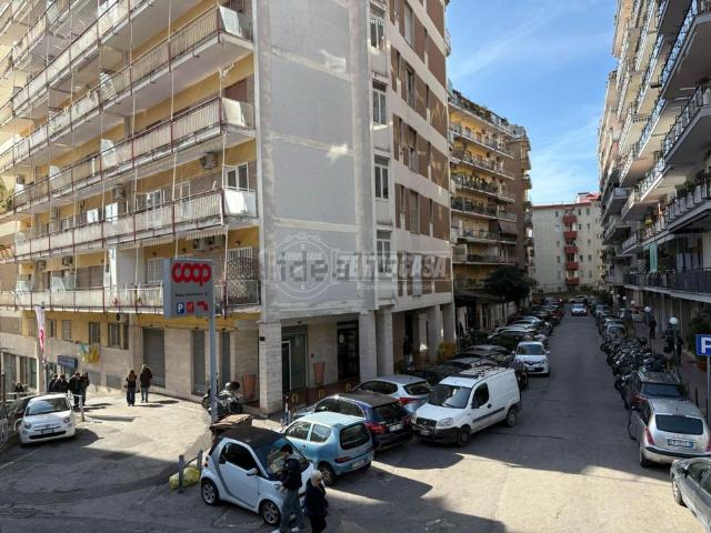 Appartamento in vendita di 110 m² in Via San Giacomo dei Capri