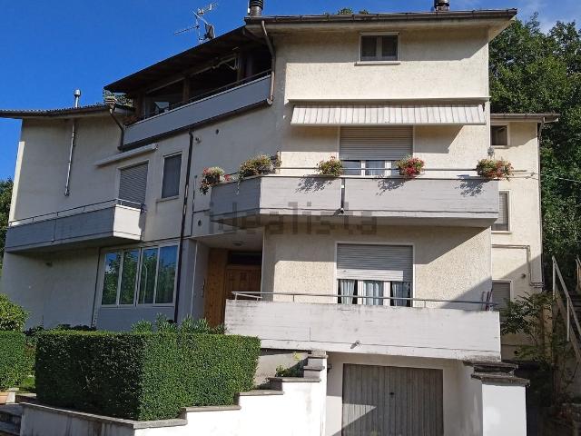 Appartamento in vendita di 110 m² in Via San Pietro, 54