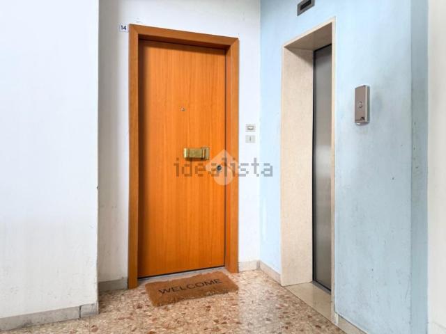 Appartamento in vendita di 110 m² in Via Sant&apos Ambrogio, 35