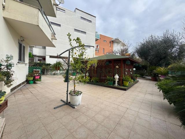 Appartamento in vendita di 110 m² in Via Santa Commaia, 6