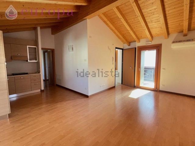 Appartamento in vendita di 110 m² in Via Sclavons