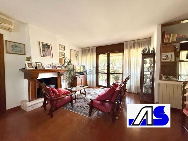 Appartamento in vendita di 110 m² in Via Sette Lecci