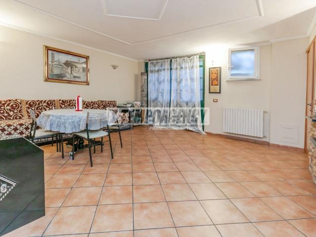 Appartamento in vendita di 110 m² in Via Simone De Gatti, 27