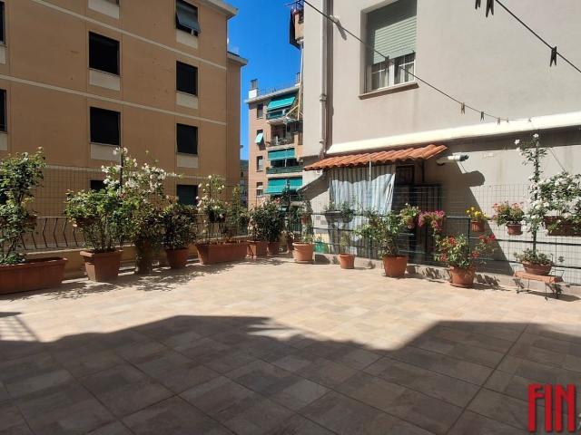 Appartamento in vendita di 110 m² in Via Sparta