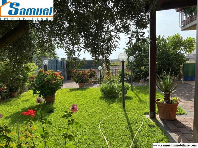 Appartamento in vendita di 110 m² in Via Spiaggia
