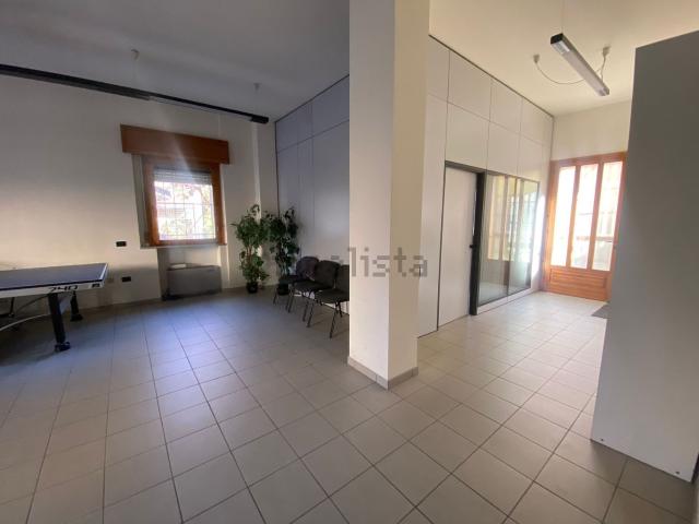 Appartamento in vendita di 110 m² in Via Statale Ovest