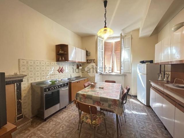 Appartamento in vendita di 110 m² in Via Stefano Franchi