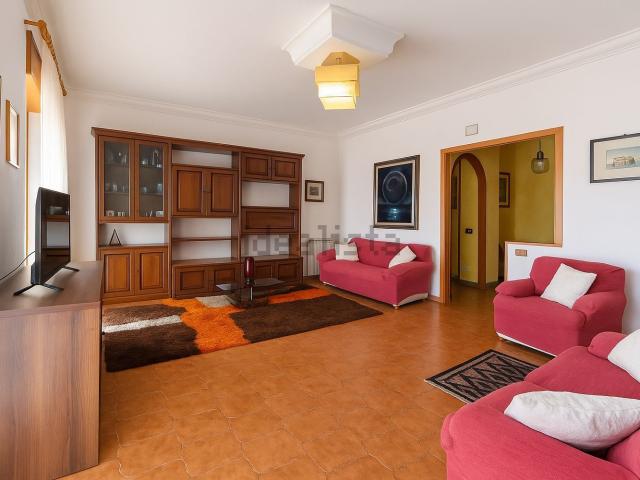 Appartamento in vendita di 110 m² in Via Svizzera, 23