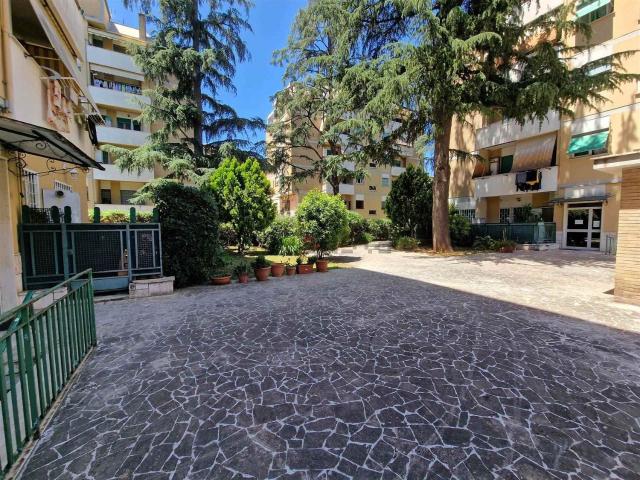 Appartamento in vendita di 110 m² in Via Petrarca, 6