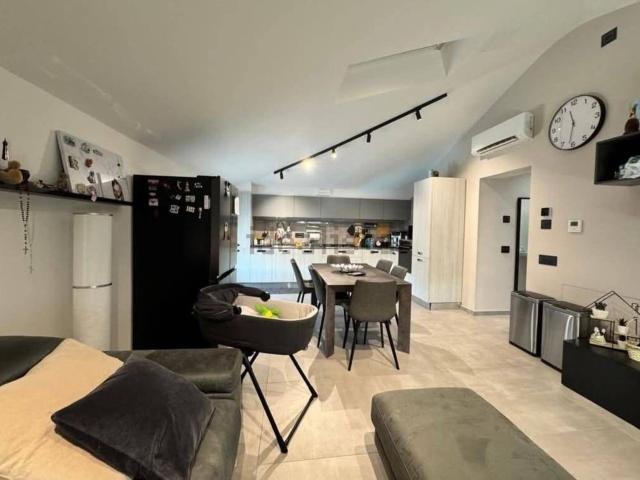 Appartamento in vendita di 110 m² in Via per Panzano, 104