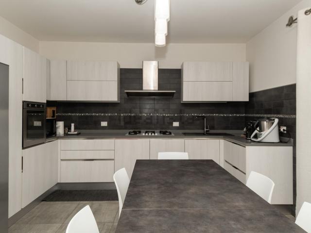 Appartamento in vendita di 110 m² in Via Peschiere, 61