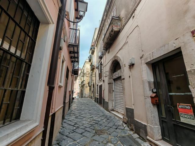 Appartamento in vendita di 110 m² in Via Pietro De Caro