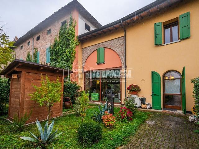 Appartamento in vendita di 110 m² in Via Pioppe, 1600