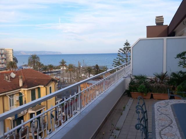 Appartamento in vendita di 110 m² in Via Pisa