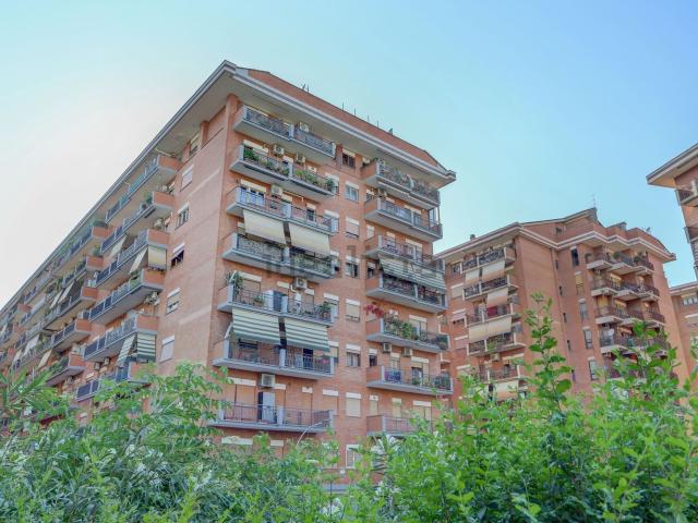 Appartamento in vendita di 110 m² in Via Pisino, 153