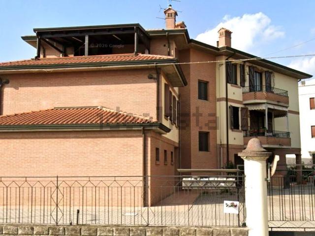 Appartamento in vendita di 110 m² in Via Provinciale Ovest, 20