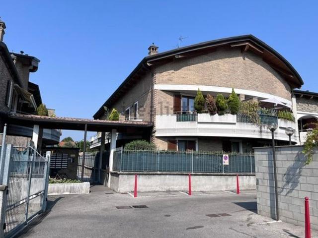 Appartamento in vendita di 110 m² in Via Pusiano, 18