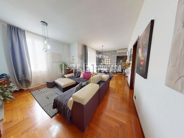Appartamento in vendita di 110 m² in Via Rocchetta, 5