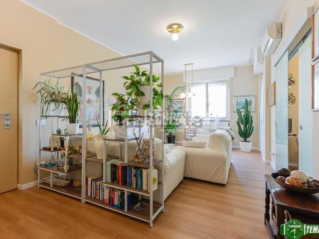 Appartamento in vendita di 110 m² in Via Rodolfo Morandi
