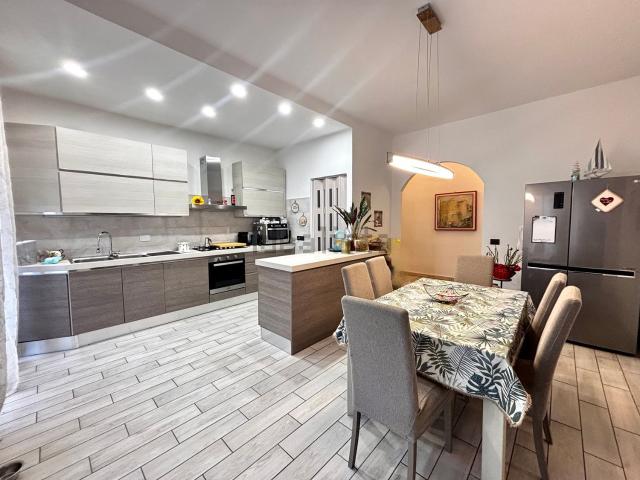 Appartamento in vendita di 110 m² in Via Roma