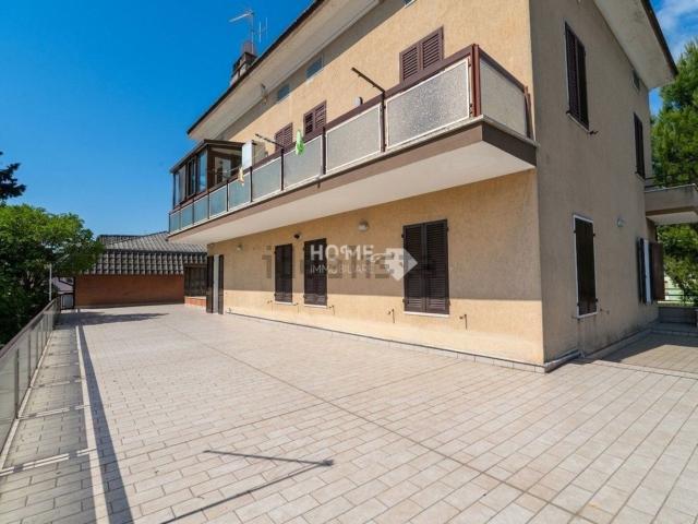 Appartamento in vendita di 110 m² in Via Roma