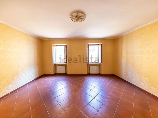 Appartamento in vendita di 110 m² in Via Rosellini
