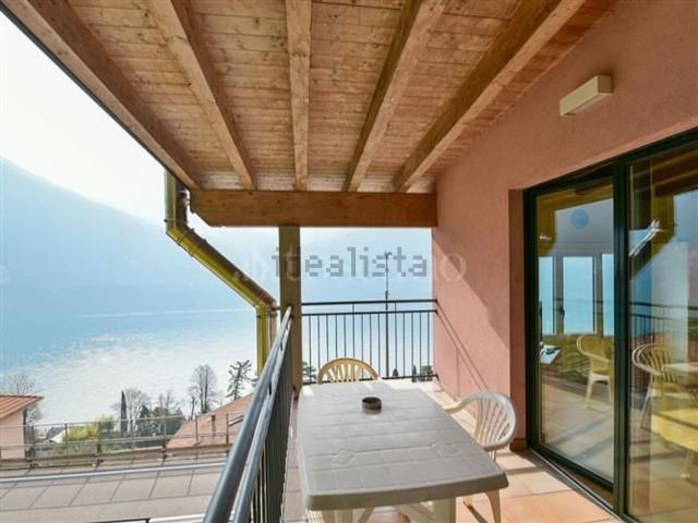 Appartamento in vendita di 110 m² in Via Regina Nuova
