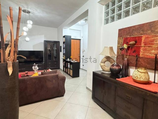 Appartamento in vendita di 110 m² in Via Rione Enrico Calenda, 35
