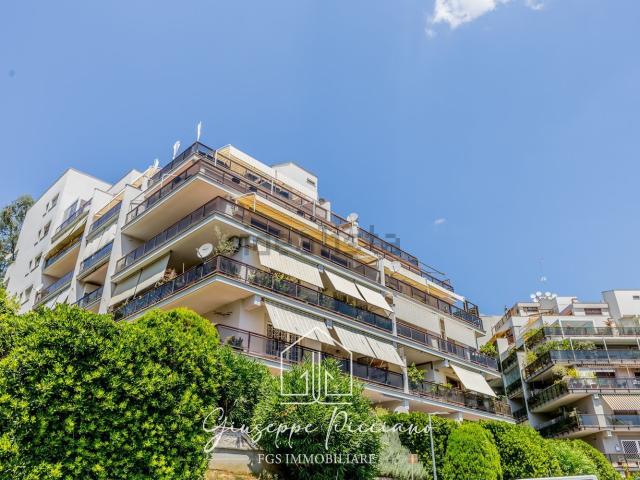 Appartamento in vendita di 110 m² in Via Tomba di Nerone, 14