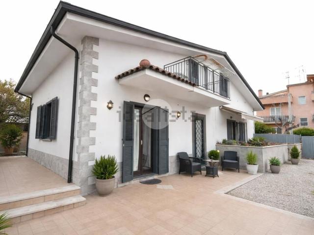 Appartamento in vendita di 110 m² in Via Tortorici, 168