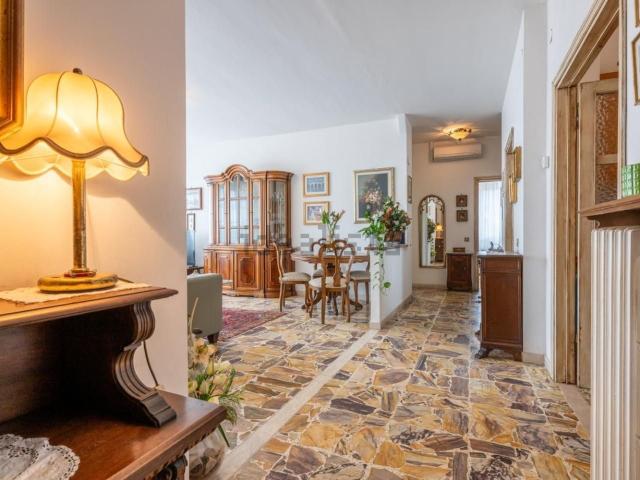 Appartamento in vendita di 110 m² in Via Tosco Romagnola