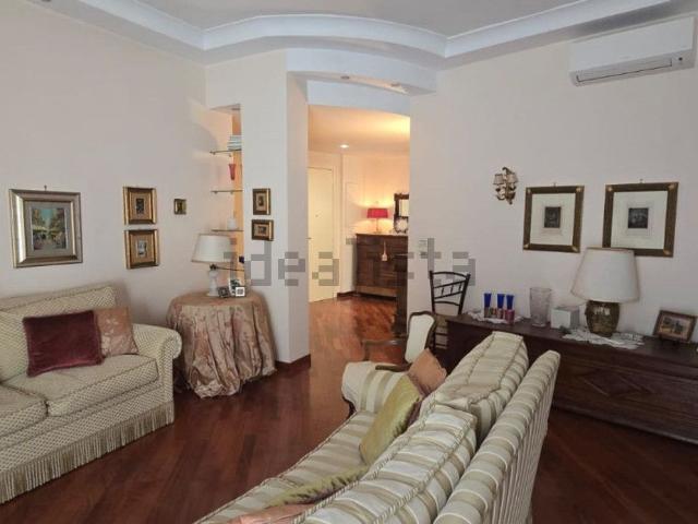 Appartamento in vendita di 110 m² in Via Taranto, 33