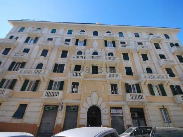 Appartamento in vendita di 110 m² in Via Trento