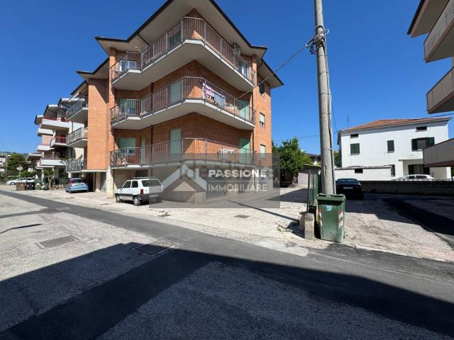 Appartamento in vendita di 110 m² in Via Trieste, 28