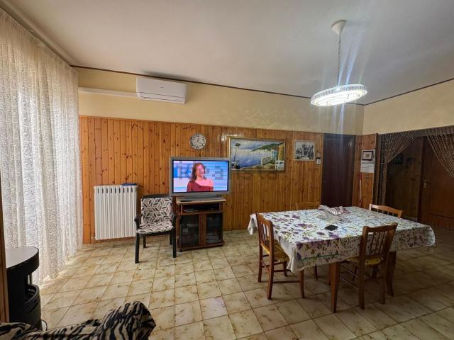 Appartamento in vendita di 110 m² in Via Trieste, 39