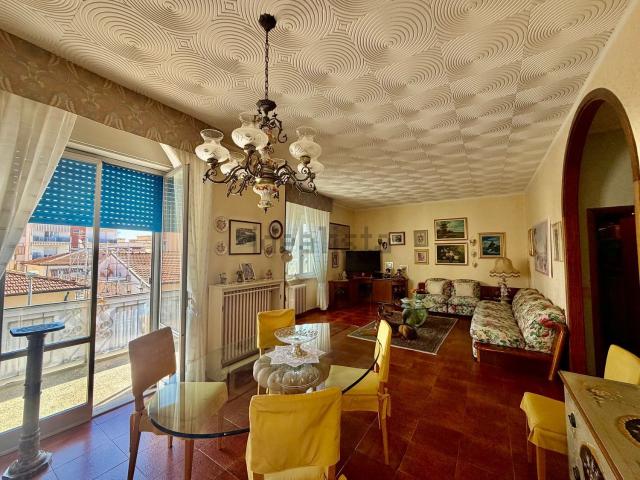 Appartamento in vendita di 110 m² in Via Umbria