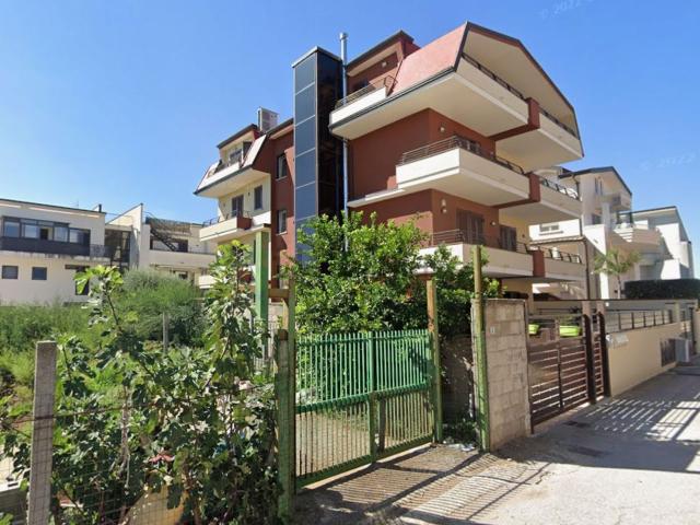 Appartamento in vendita di 110 m² in Via Universo