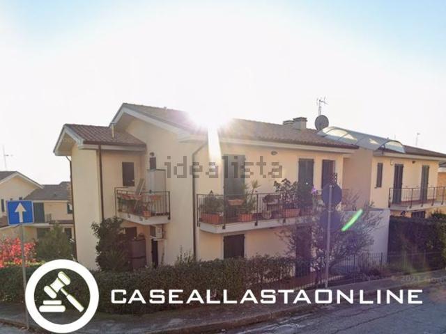 Appartamento in vendita di 110 m² in Via Ugo Foscolo