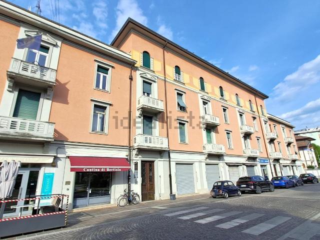 Appartamento in vendita di 110 m² in Via Volturno