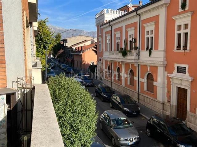 Appartamento in vendita di 110 m² in Via Vezzia