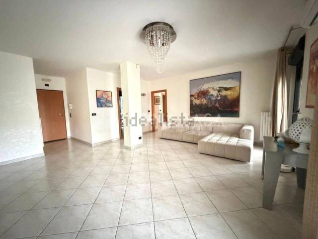 Appartamento in vendita di 110 m² in Via Vito de Fano, 6