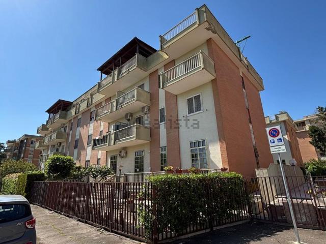 Appartamento in vendita di 110 m² in Via Vittorio de Miro D&apos Ajeta
