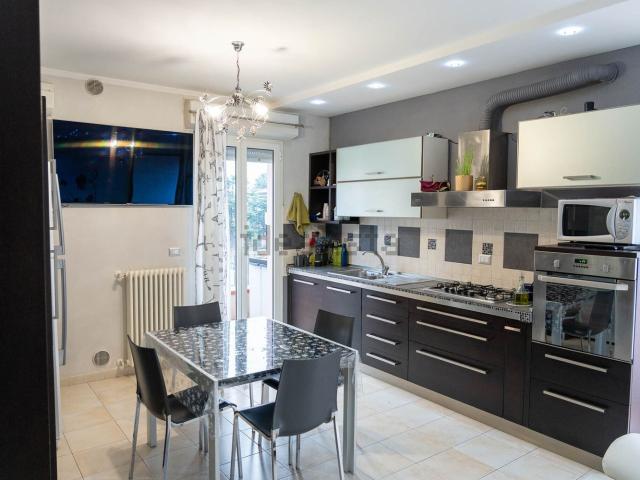 Appartamento in vendita di 110 m² in Via Viola, 44