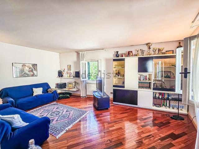 Appartamento in vendita di 110 m² in Via Virgilio Biagini